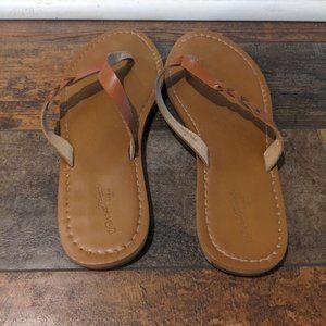 Women's Universal Thread Brown Flip Flop Sandals Size 8